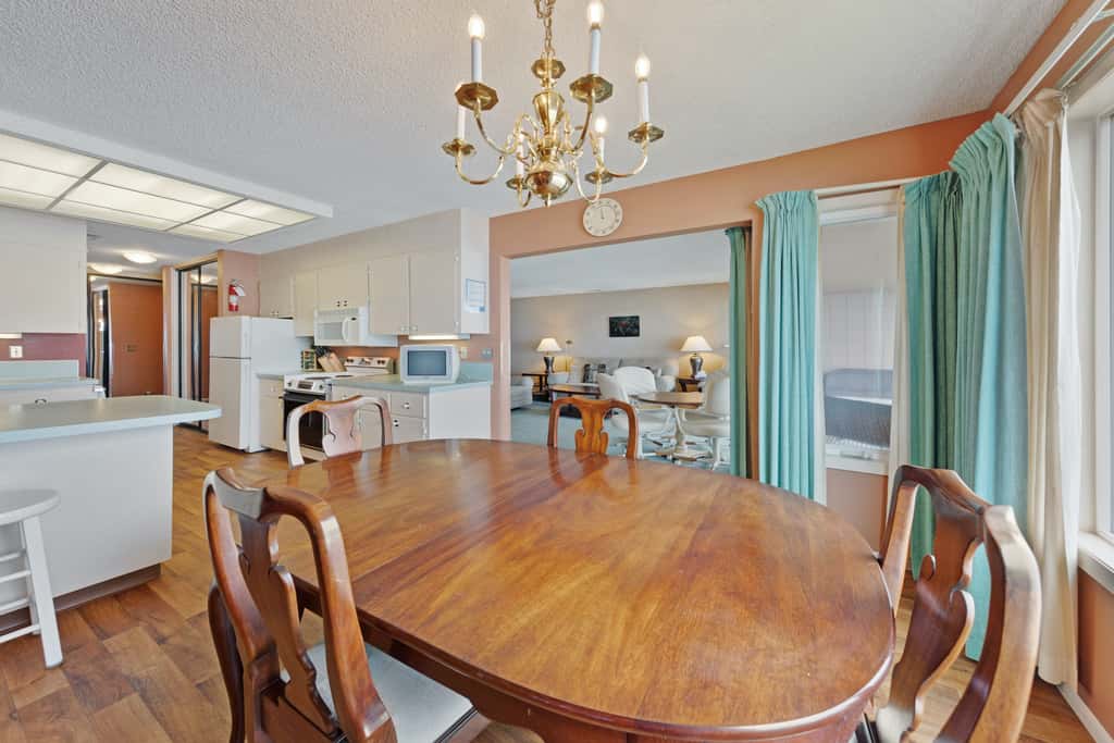 Lovely oceanfront condo with sweeping water views and balcony