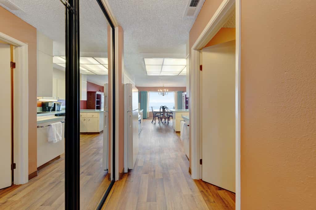 Lovely oceanfront condo with sweeping water views and balcony