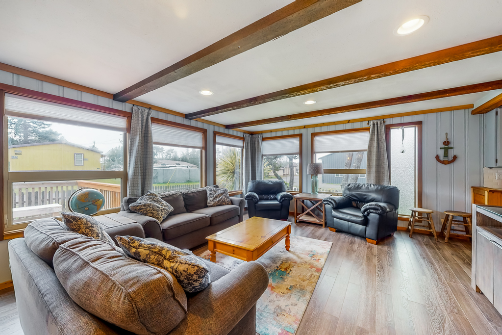 Dog friendly house near the ocean with woodstove yard patio and washer dryer