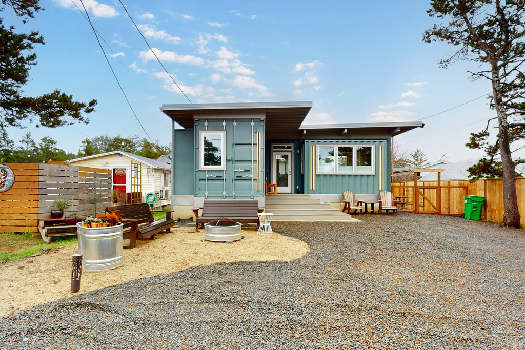 Dog friendly brand new shipping container home steps from the beach
