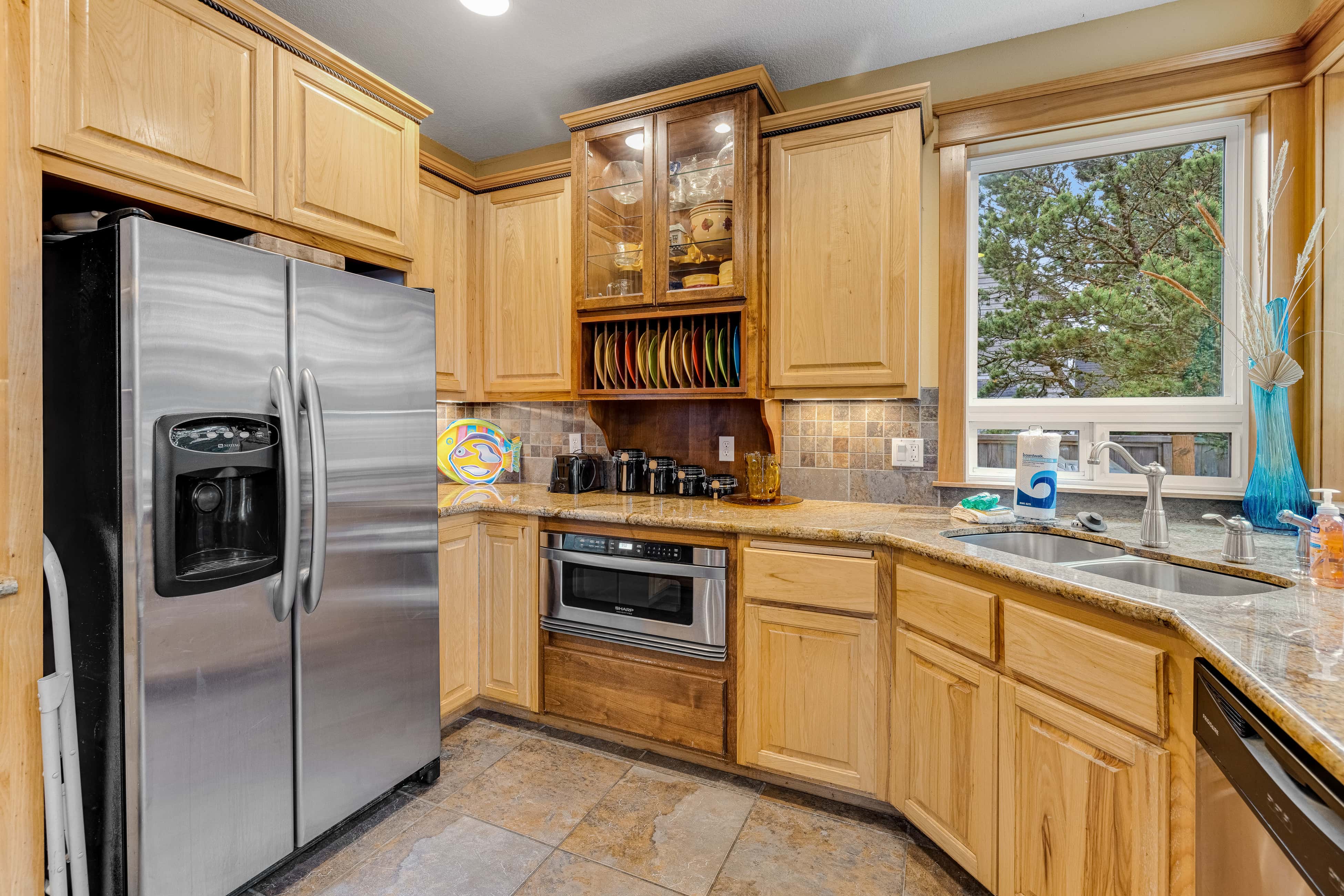 Dog friendly coastal retreat with a game room patio grill jetted tub and with D