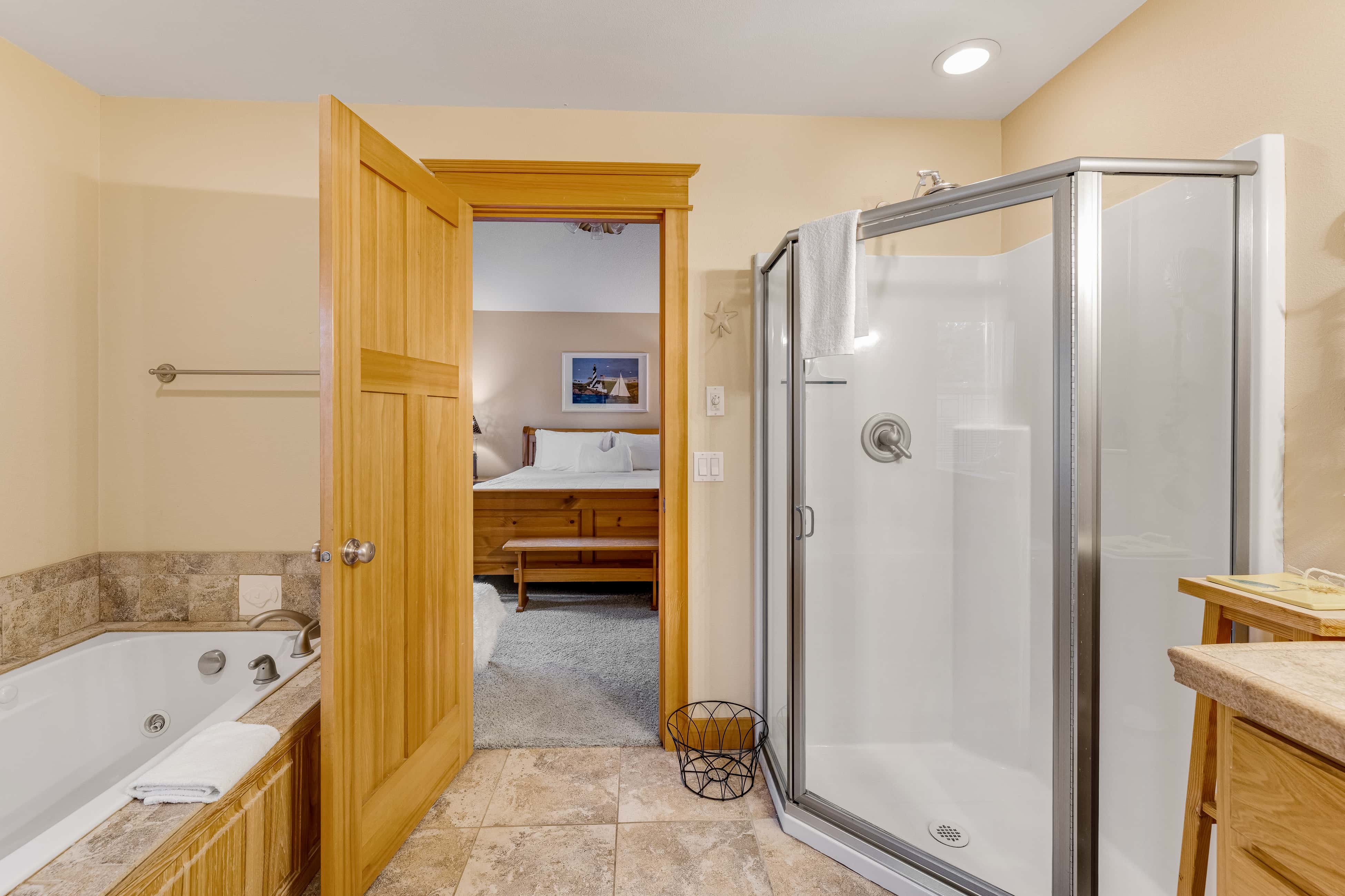 Dog friendly coastal retreat with a game room patio grill jetted tub and with D