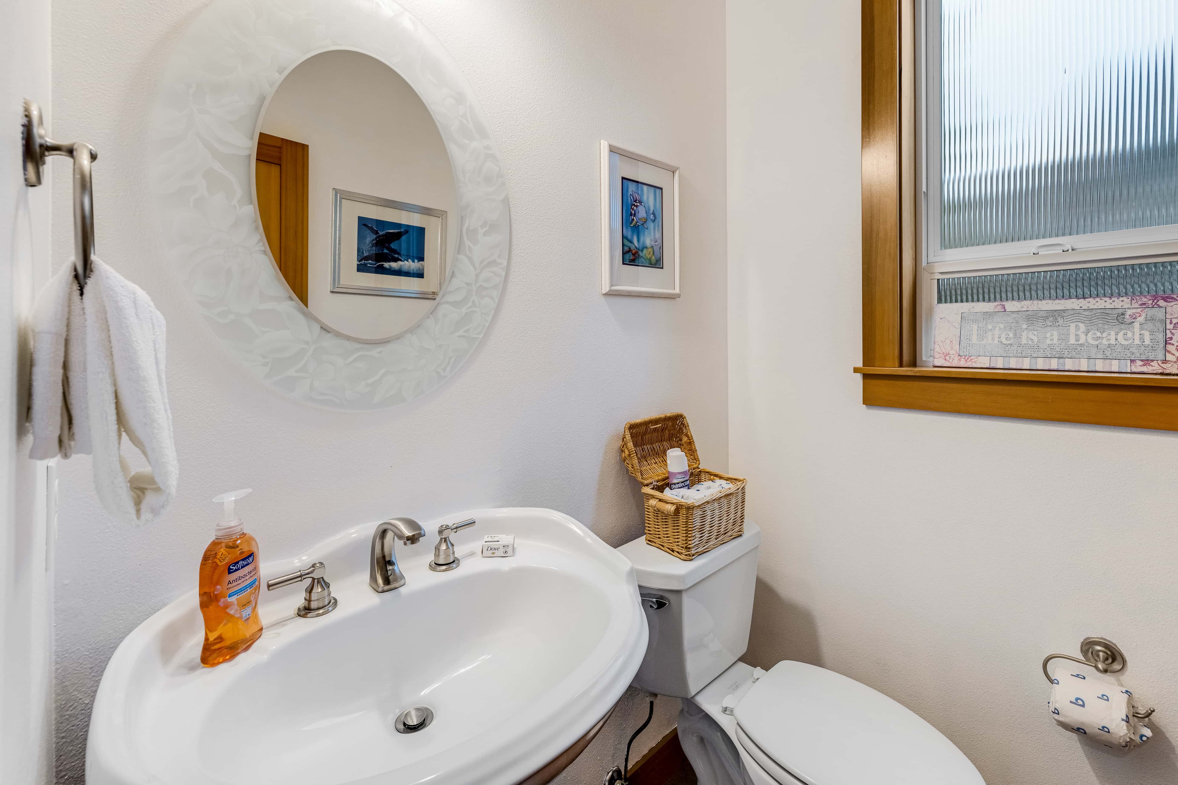 Dog friendly coastal retreat with a game room patio grill jetted tub and with D