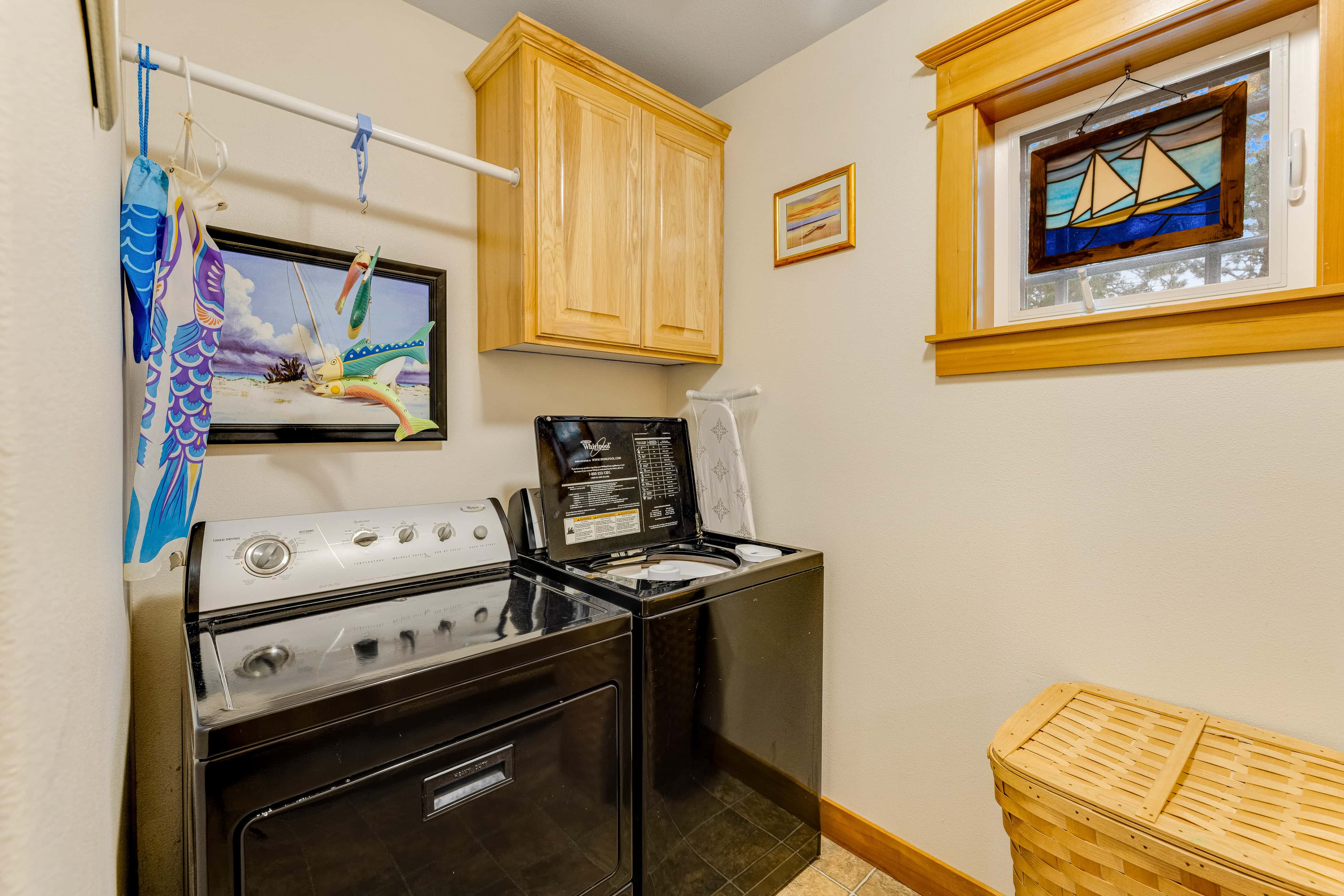 Dog friendly coastal retreat with a game room patio grill jetted tub and with D
