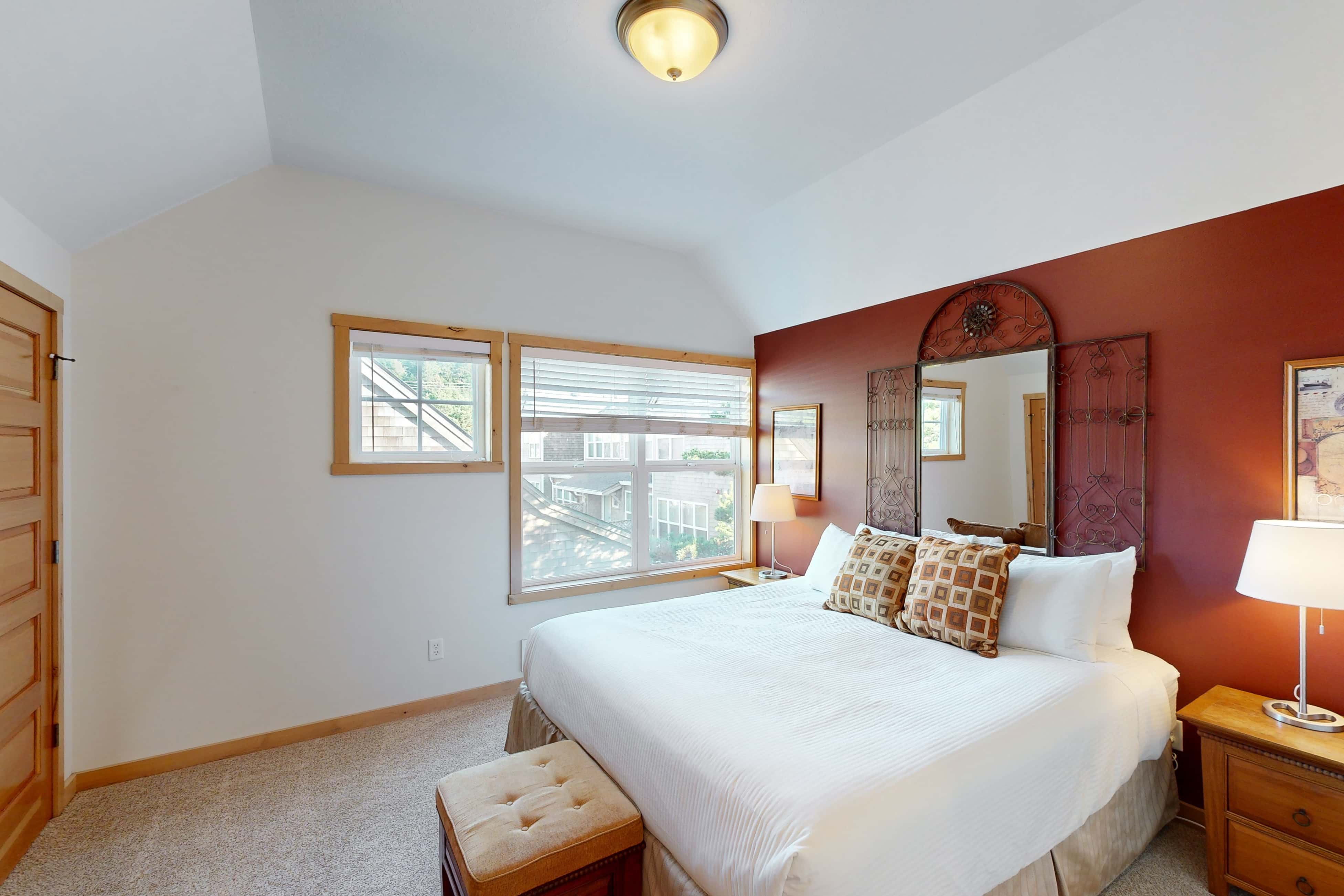 Coastal home walking distance to the beach with outdoor shower and fireplace