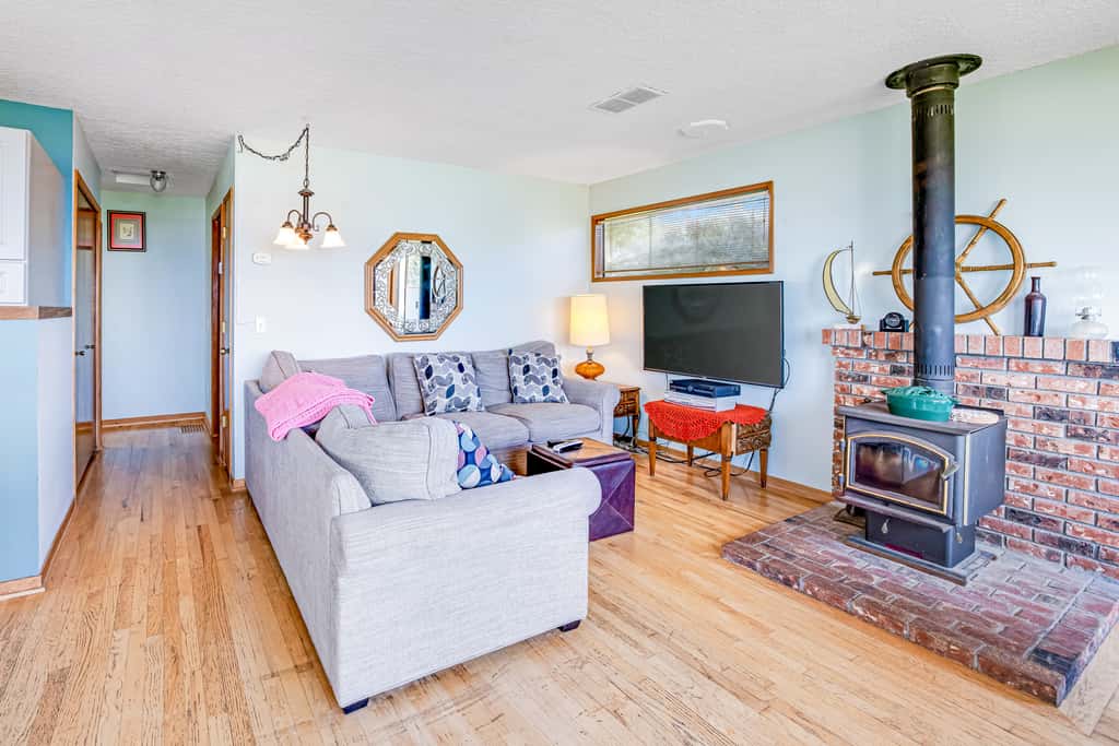 Dog friendly oceanview home one block to beach