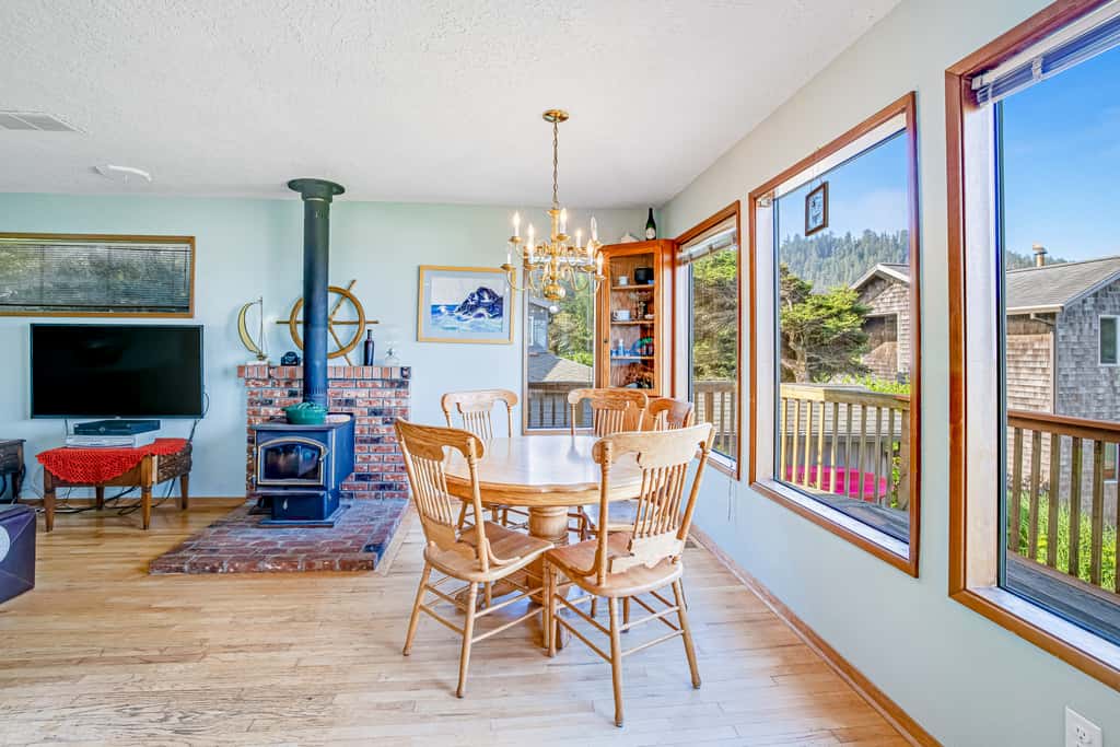 Dog friendly oceanview home one block to beach