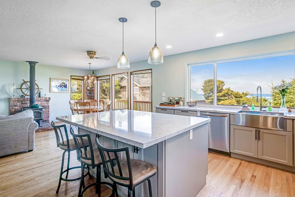 Dog friendly oceanview home one block to beach