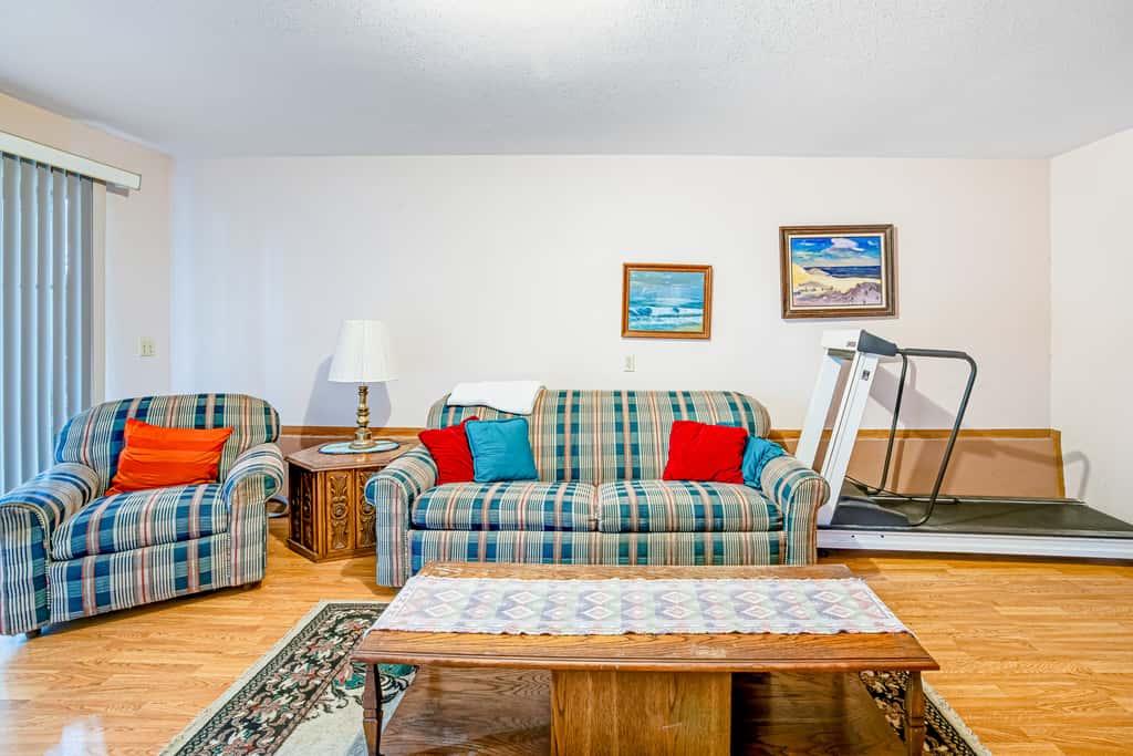 Dog friendly oceanview home one block to beach