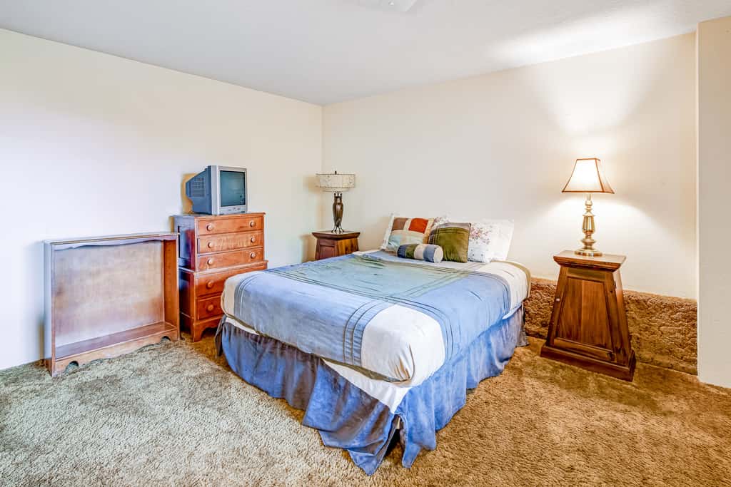 Dog friendly oceanview home one block to beach