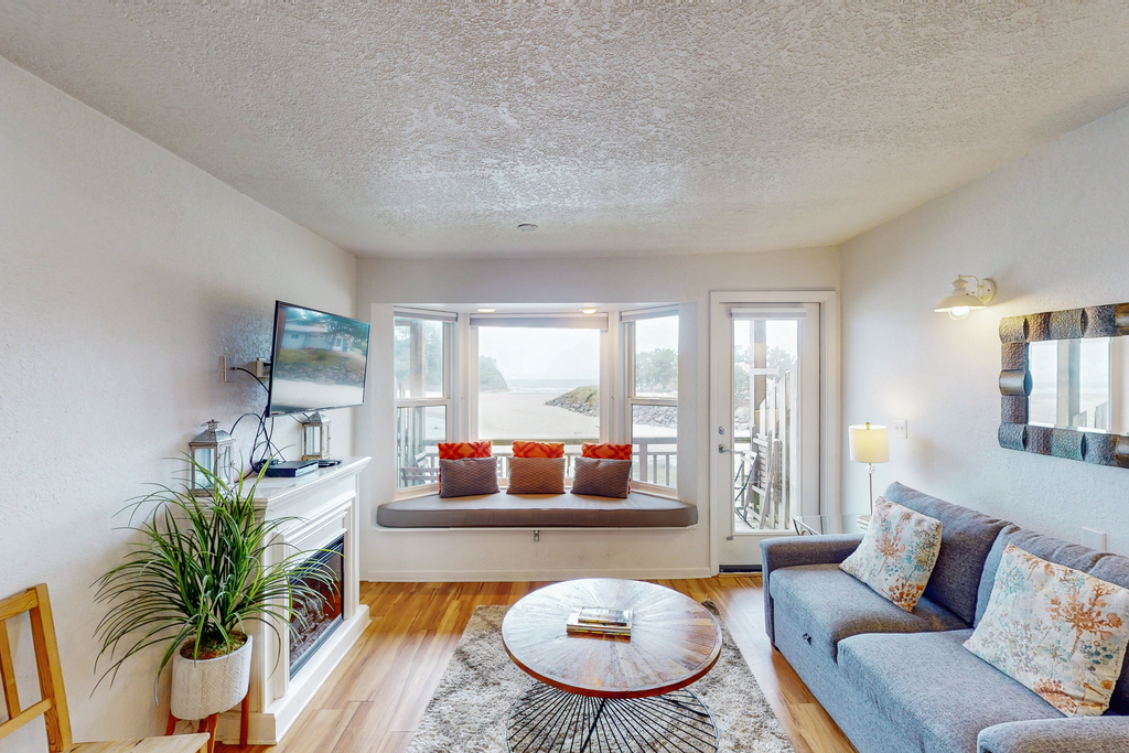 Oceanfront 2nd floor condo with ocean views balcony and seasonal beach access