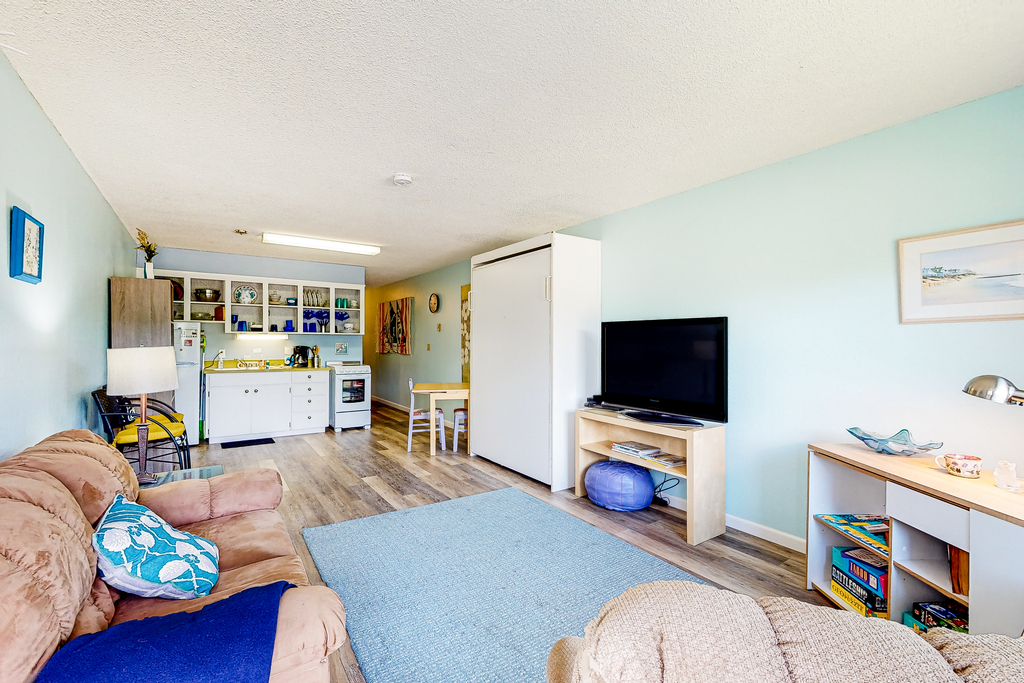 Proposal Rock Charmer Condo in Neskowin with creekside and ocean views