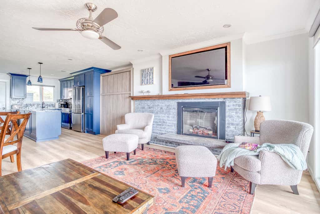 Oceanfront ground level condo with fireplace and updated kitchen dog friendly