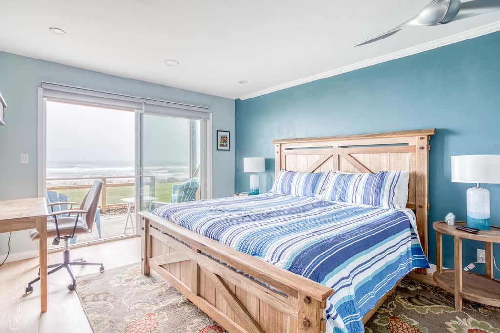 Oceanfront ground level condo with fireplace and updated kitchen dog friendly
