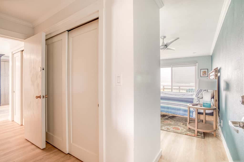 Oceanfront ground level condo with fireplace and updated kitchen dog friendly