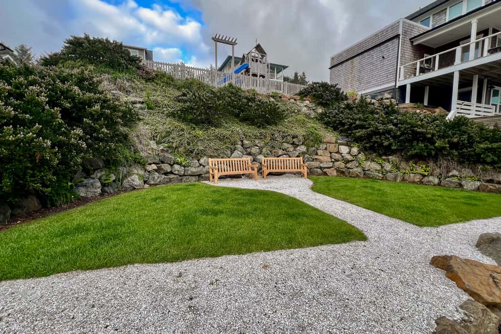 Beautiful family friendly home with private hot tub walk to beach shared pool