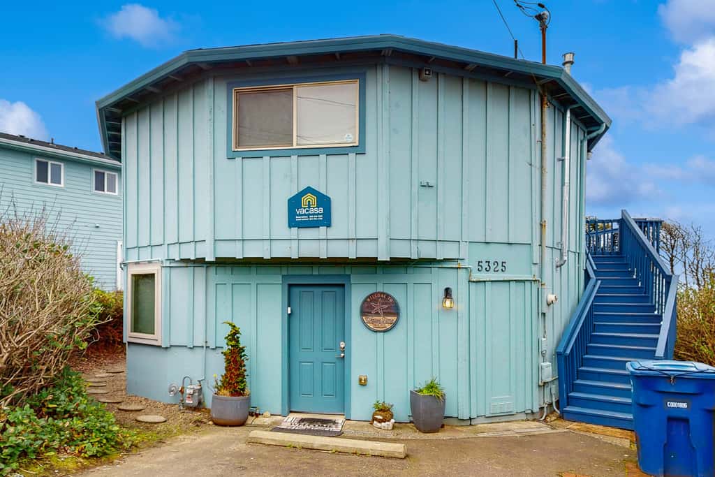 Dog friendly oceanfront home with private hot tub sauna and incredible view