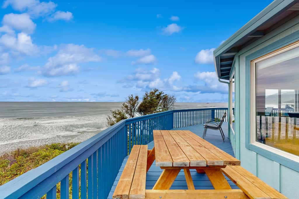 Dog friendly oceanfront home with private hot tub sauna and incredible view