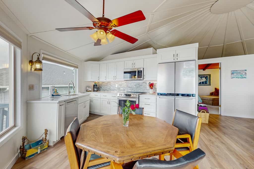 Dog friendly oceanfront home with private hot tub sauna and incredible view
