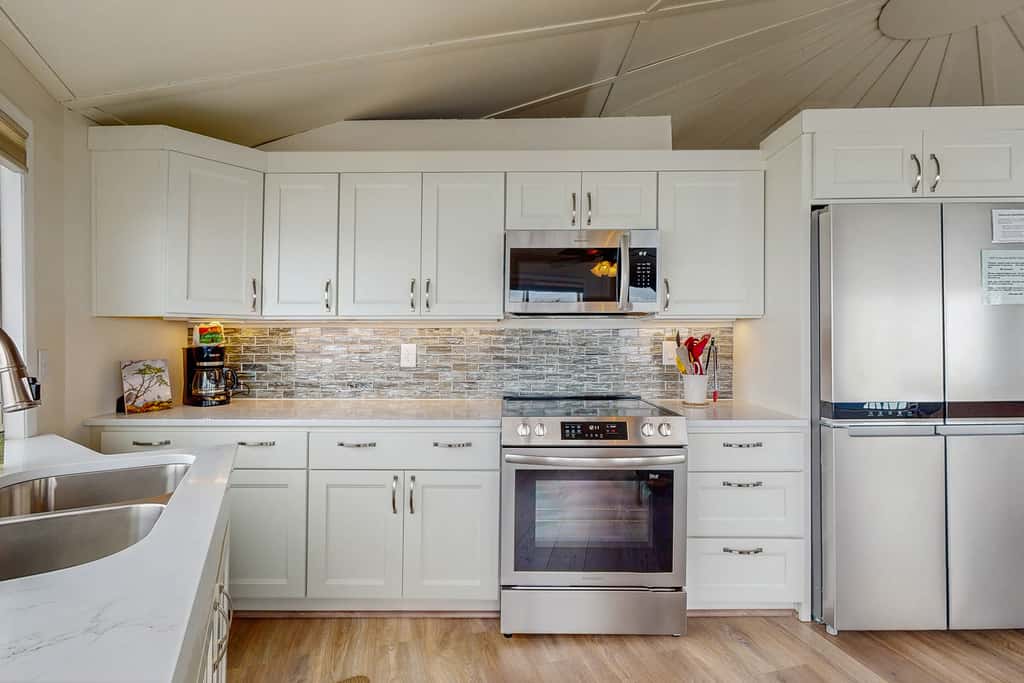 Dog friendly oceanfront home with private hot tub sauna and incredible view