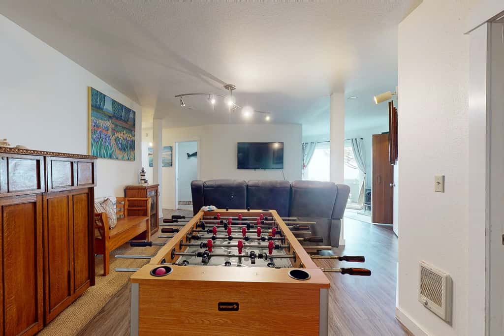 Dog friendly oceanfront home with private hot tub sauna and incredible view