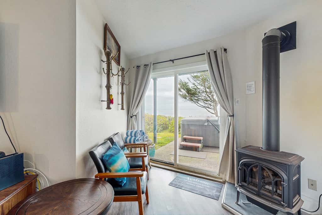 Dog friendly oceanfront home with private hot tub sauna and incredible view