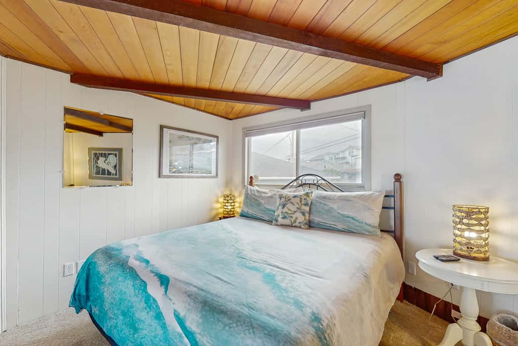 Dog friendly oceanfront home with private hot tub sauna and incredible view