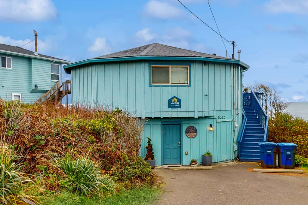 Dog friendly oceanfront home with private hot tub sauna and incredible view