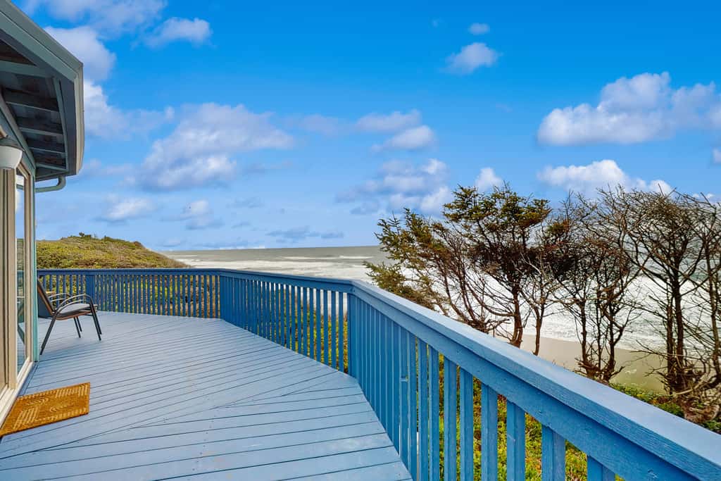 Dog friendly oceanfront home with private hot tub sauna and incredible view