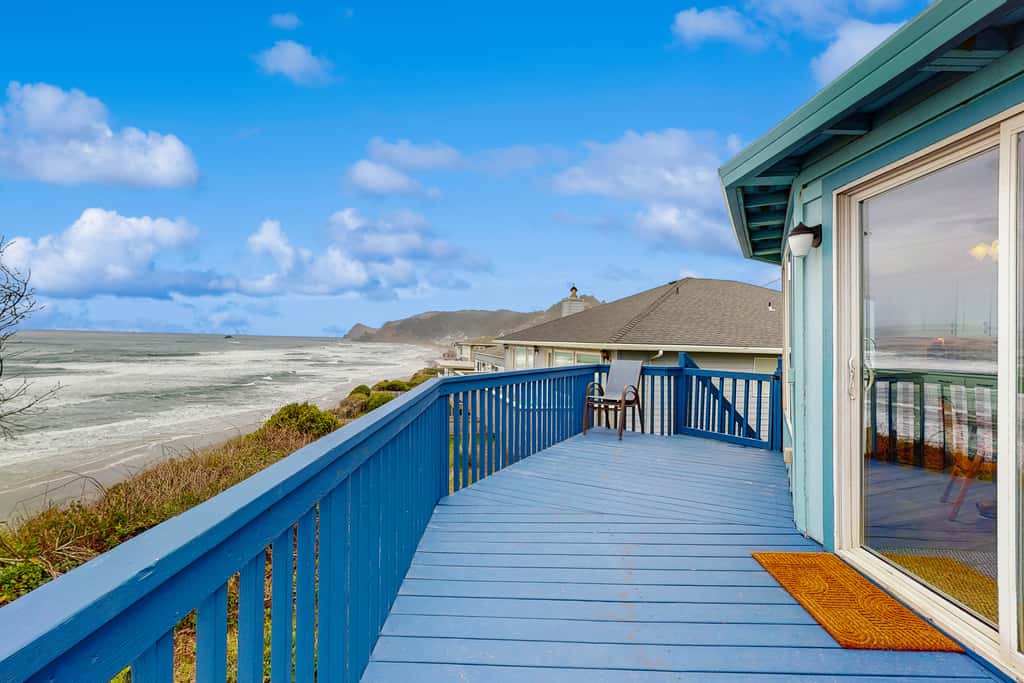 Dog friendly oceanfront home with private hot tub sauna and incredible view