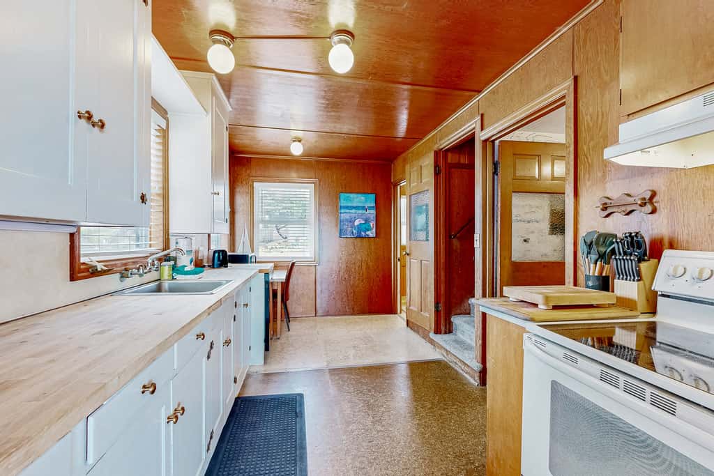 Beachfront ocean view duplex with private beach hot tub grill outdoor shower