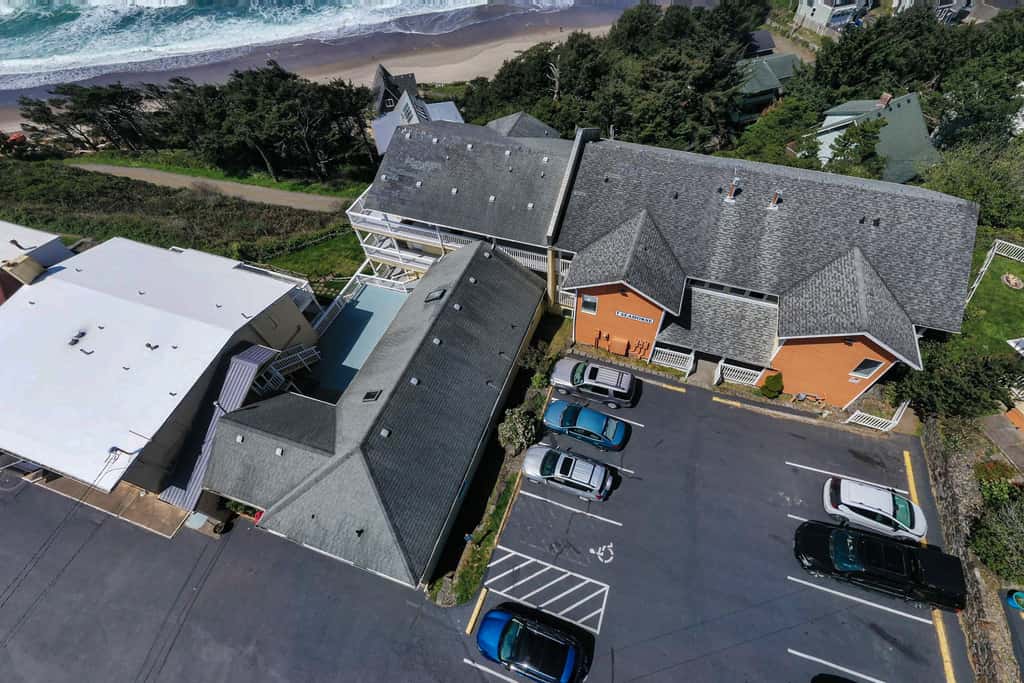 Upper Level Oceanview Studio Near the Beach Free WiFi Dogs Welcome