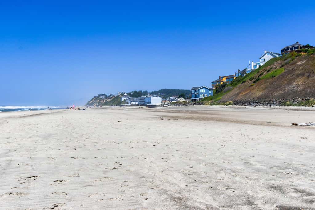 Upper Level Oceanview Studio Near the Beach Free WiFi Dogs Welcome