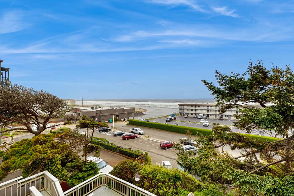 Dog Friendly Ocean View Home with Easy Beach Access and Hot Tub