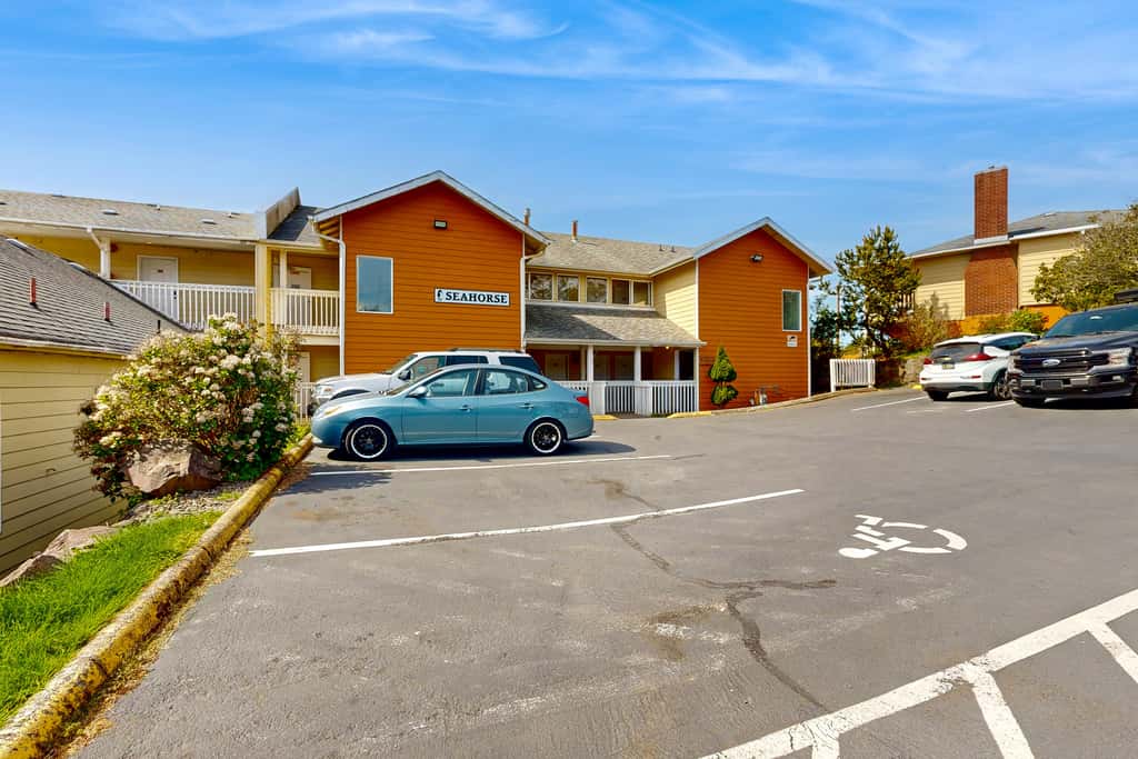 Dog Friendly Condo with Stunning Ocean Views and Easy Beach Access