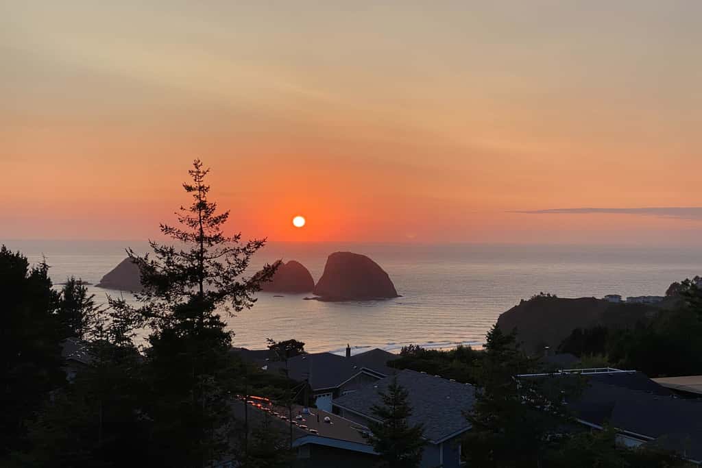 Dog friendly home with ocean views deck washer dryer grill and fireplace
