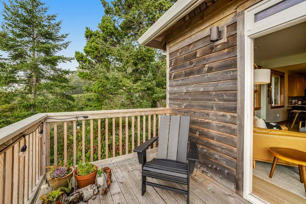 Dog friendly home with ocean views deck washer dryer grill and fireplace