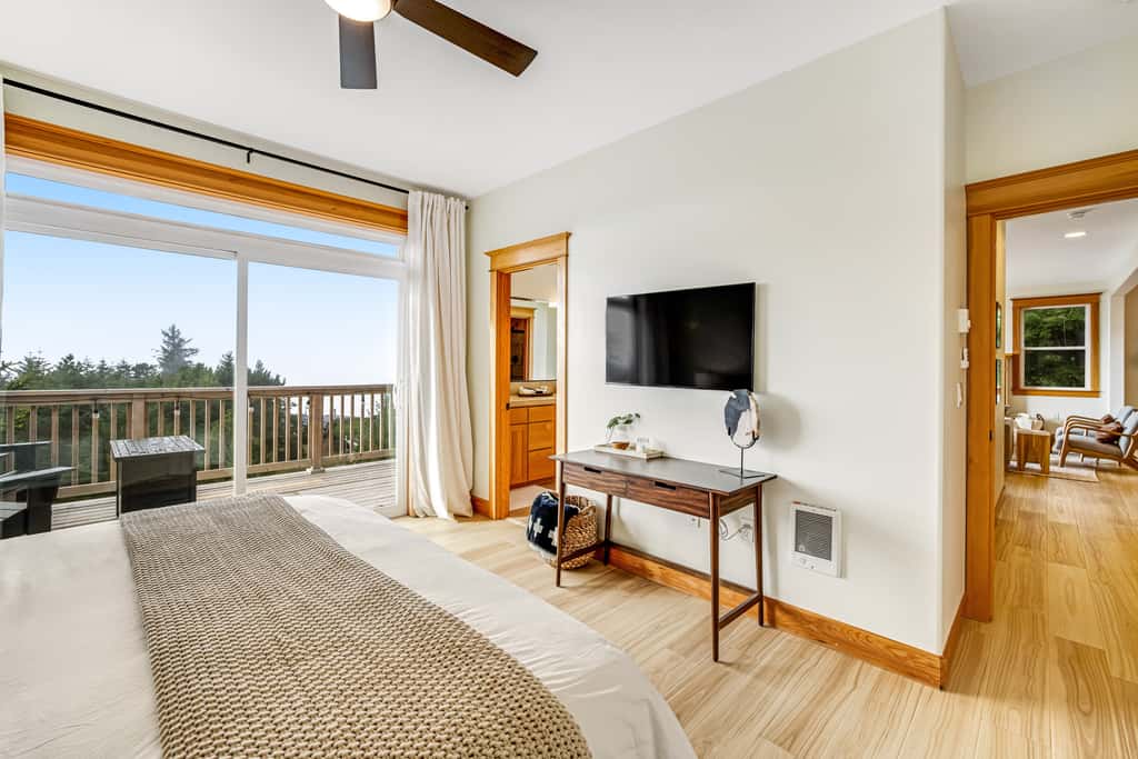 Dog friendly home with ocean views deck washer dryer grill and fireplace