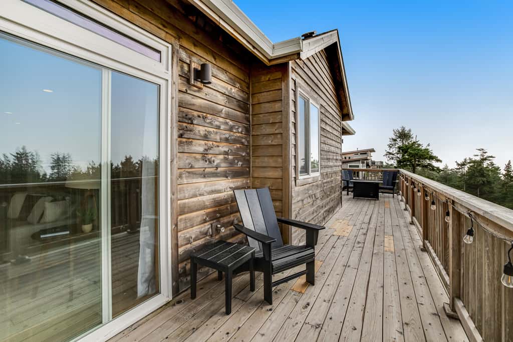 Dog friendly home with ocean views deck washer dryer grill and fireplace