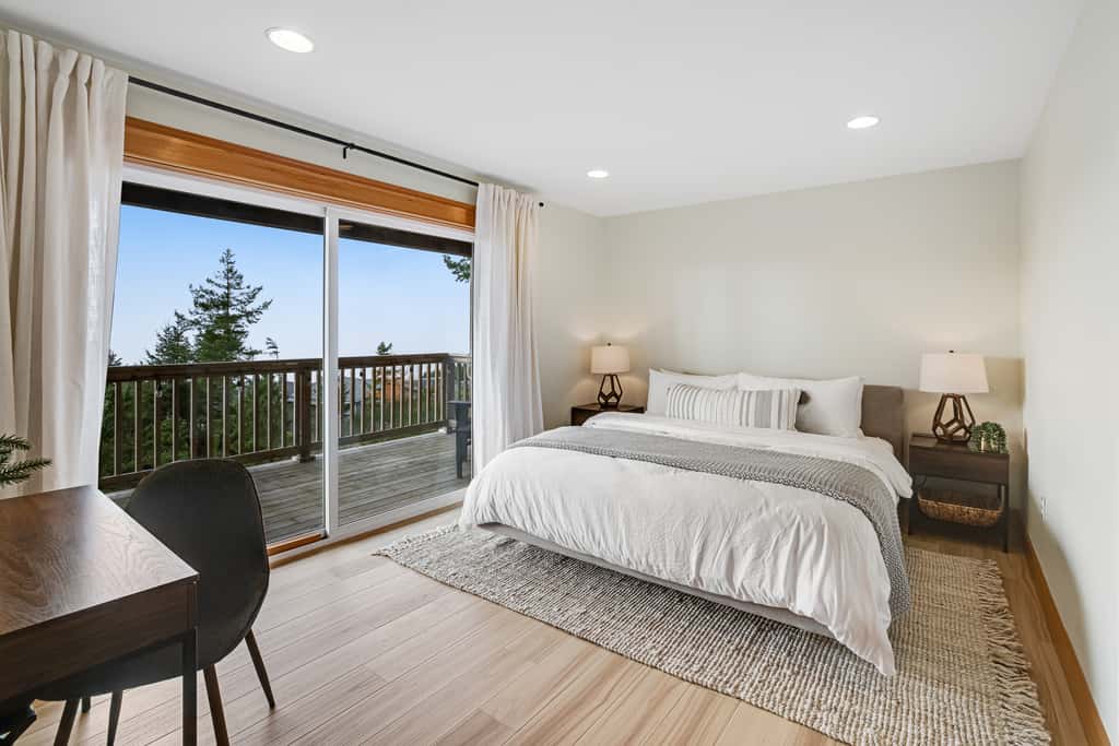 Dog friendly home with ocean views deck washer dryer grill and fireplace