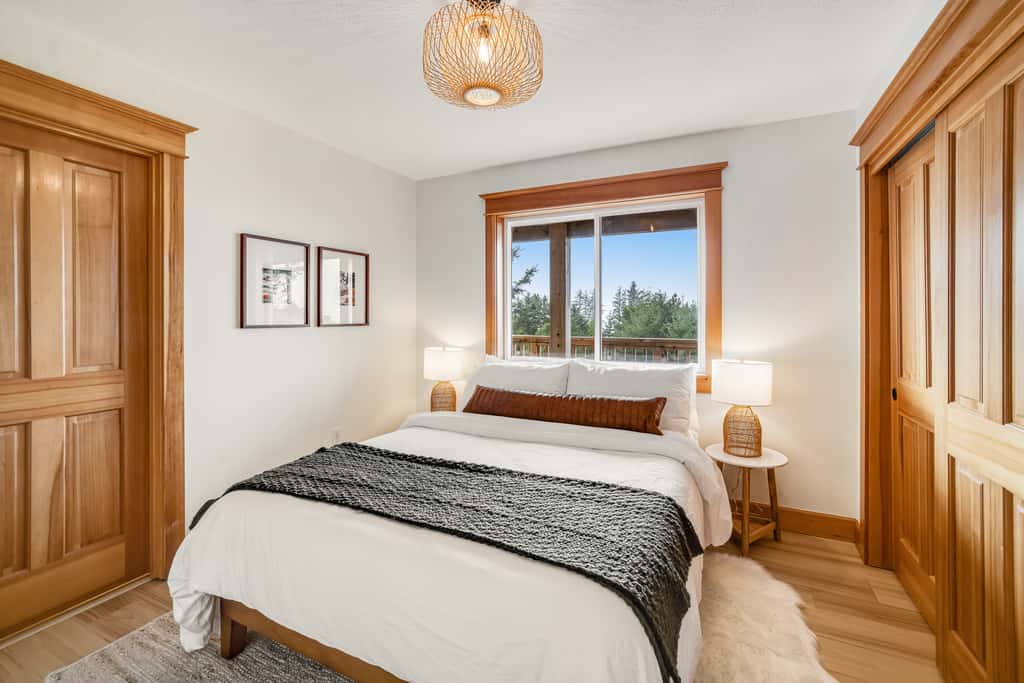Dog friendly home with ocean views deck washer dryer grill and fireplace