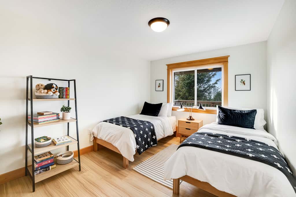 Dog friendly home with ocean views deck washer dryer grill and fireplace