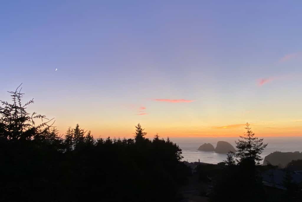 Dog friendly home with ocean views deck washer dryer grill and fireplace