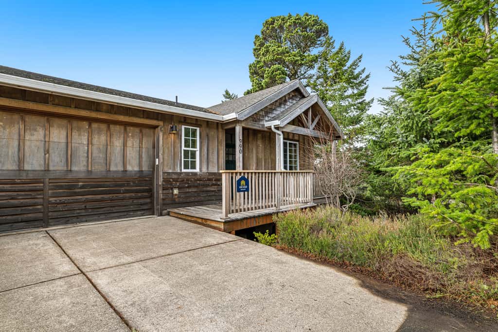 Dog friendly home with ocean views deck washer dryer grill and fireplace