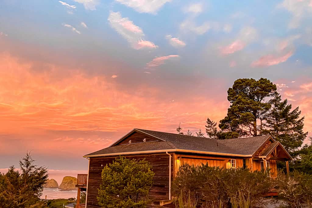 Dog friendly home with ocean views deck washer dryer grill and fireplace