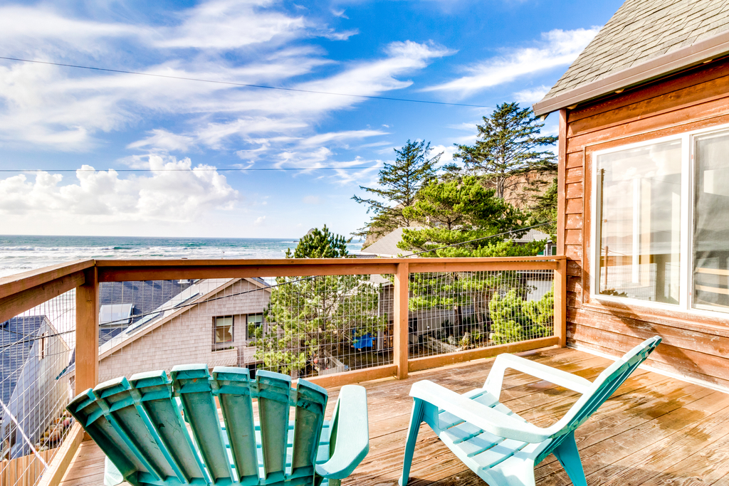 Relaxing Bayfront Home with Ocean Views and Easy Beach Access