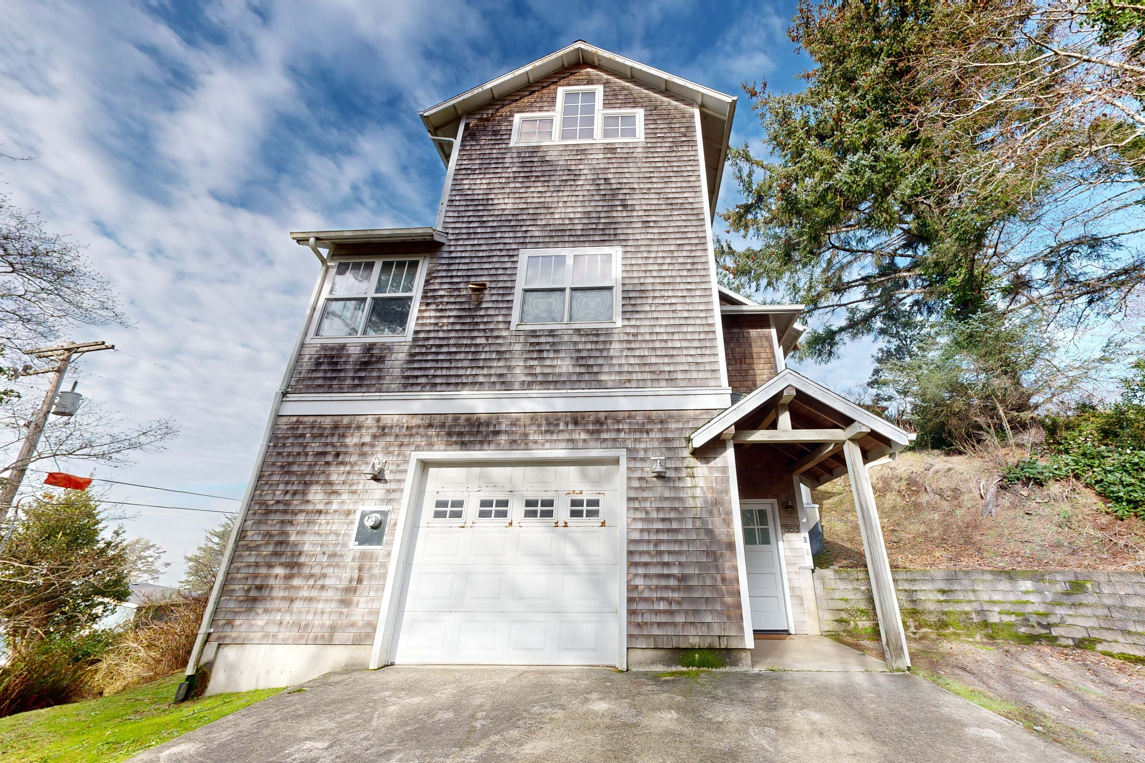 Gorgeous Home with Ocean Views Beach Access and Private Hot Tub