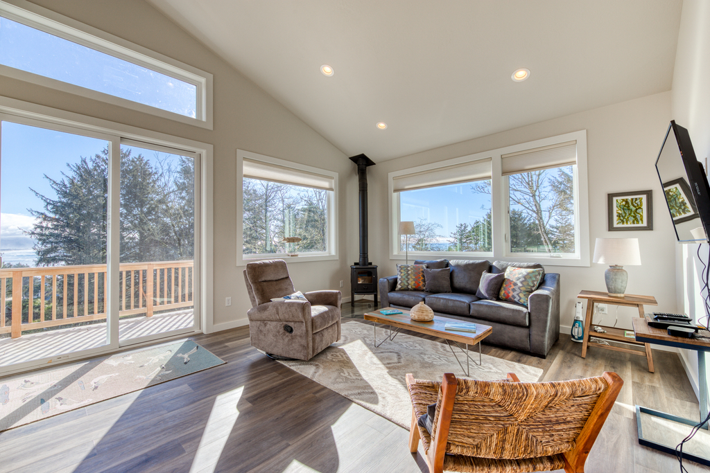 Contemporary built dog friendly house with partial ocean views