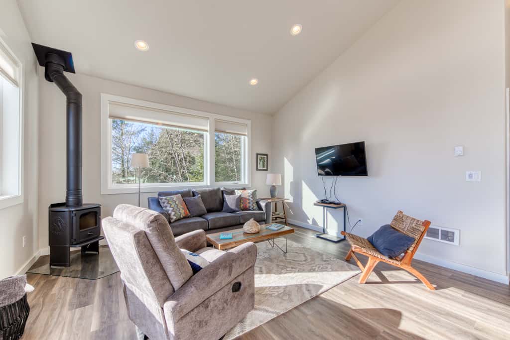 Contemporary built dog friendly house with partial ocean views