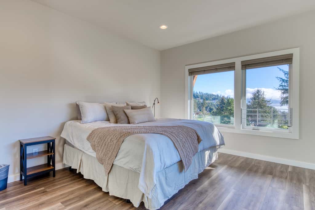 Contemporary built dog friendly house with partial ocean views
